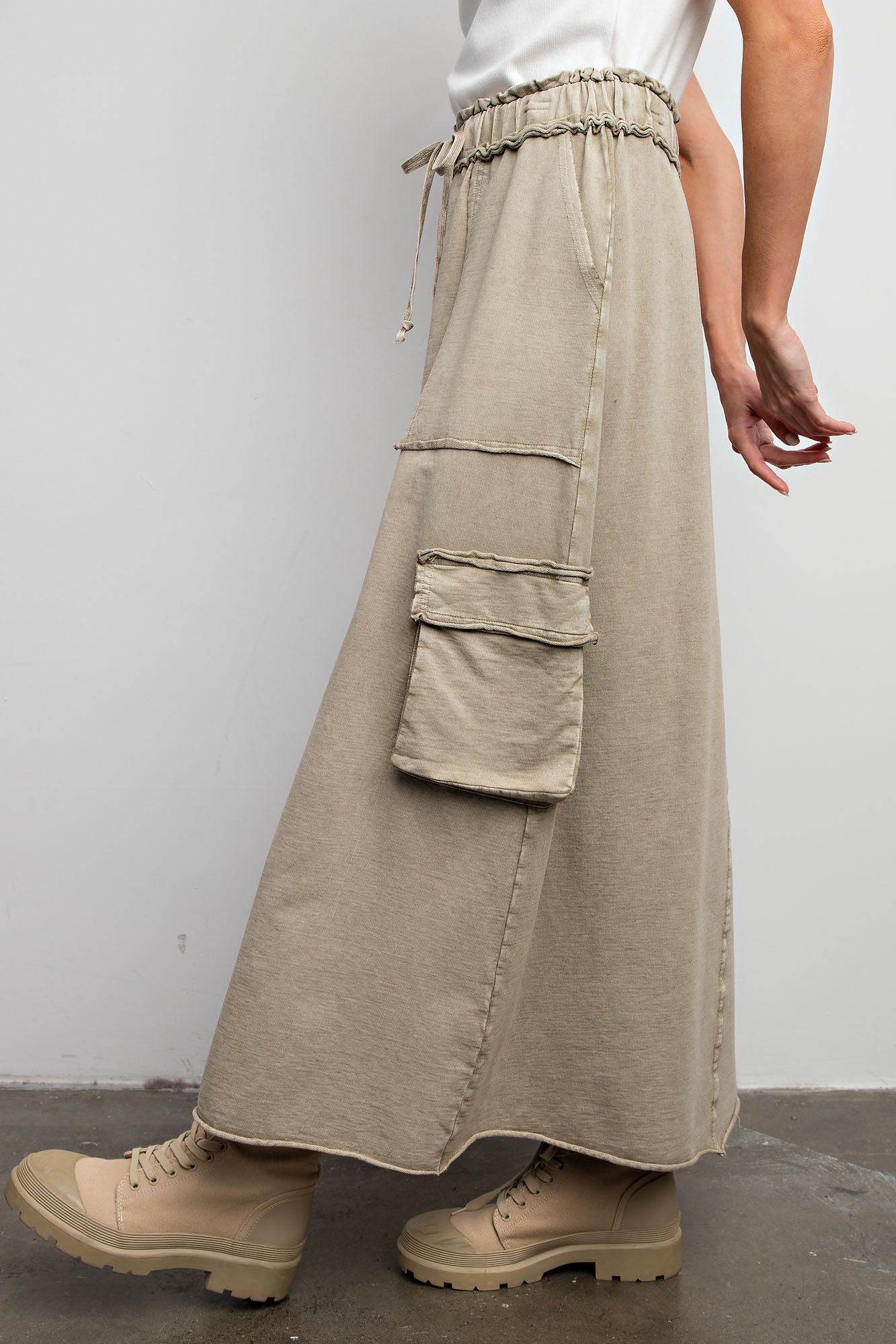 Mineral Washed Cargo Skirt in Mushroom - Plus