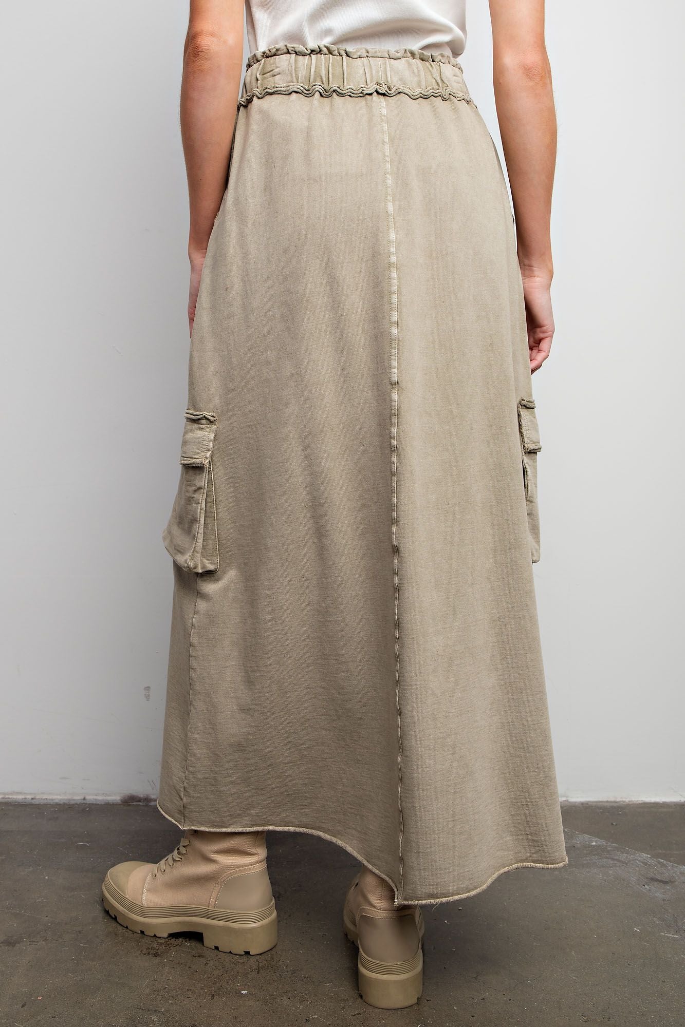 Mineral Washed Cargo Skirt in Mushroom - Plus